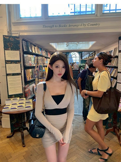 25Oct. 層次美學氣質撞色收腰連身裙