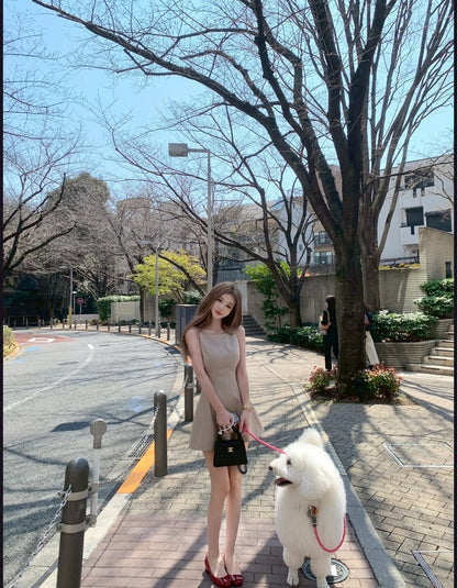 Jun. 眼淚女王同款 氣質收腰簡約小短裙 奶茶