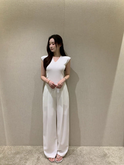 25Aug. 無修邊落肩V領針織上衣 米/黑