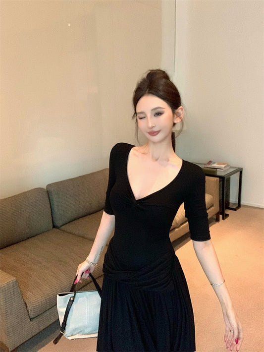 25Aug. 簡約韓系V領褶皺紙片連身裙 黑