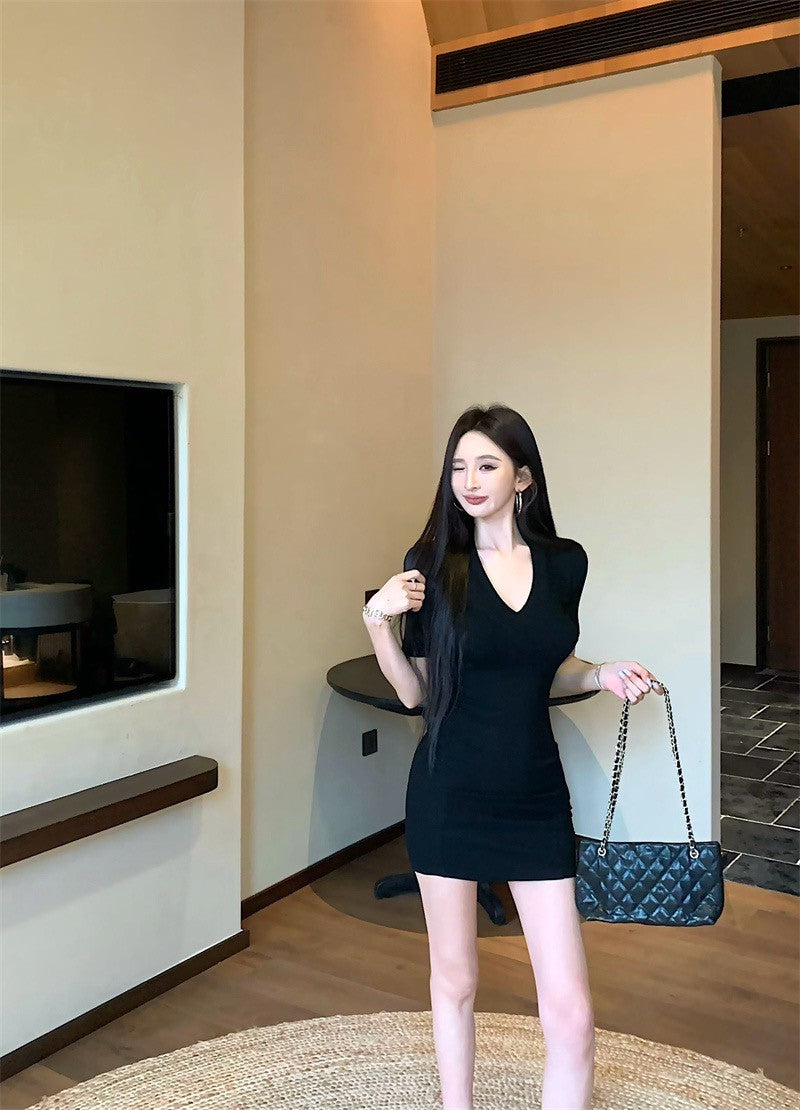 Jun. 歐美辣妹V領彈力設計連身裙 黑色 短款