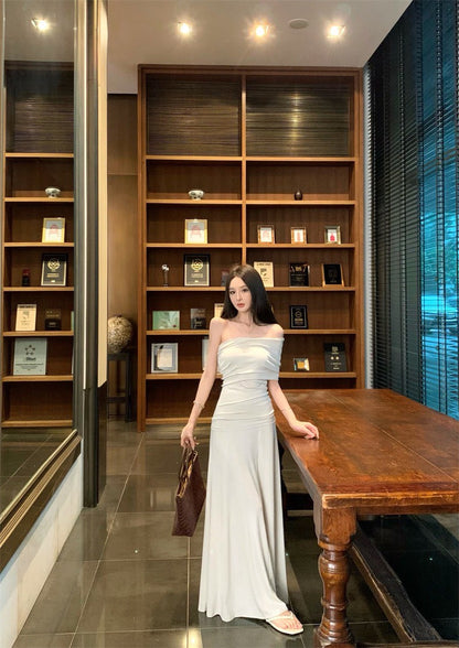 25Jul. 女主人物 露肩單袖半身裙慵懶套 杏