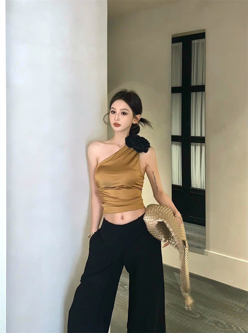 Jun. 金屋藏花復古單肩立體配飾背心