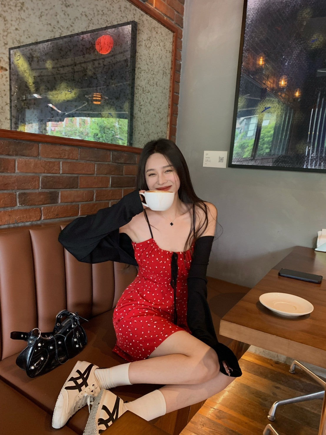 Aug. 甜櫻萊姆撞色顯瘦連身裙 黑色開衫