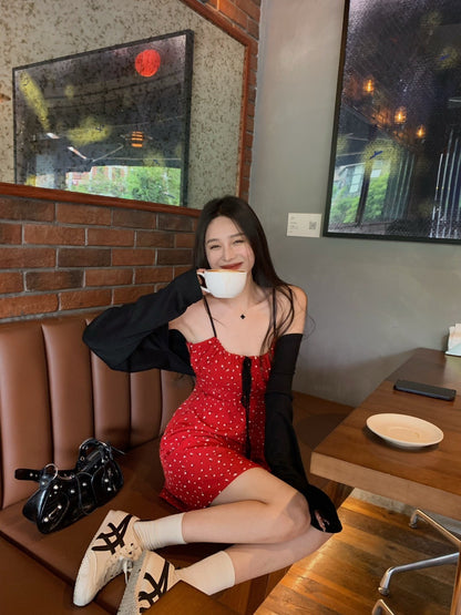 Aug. 甜櫻萊姆撞色顯瘦連身裙 黑色開衫