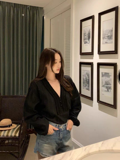 Aug. 波西米娃娃衫V領慵懶肌理紋上衣 米色/黑色