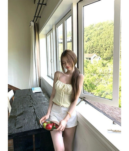 25Aug. 夏日清爽冰氧白色中腰短褲
