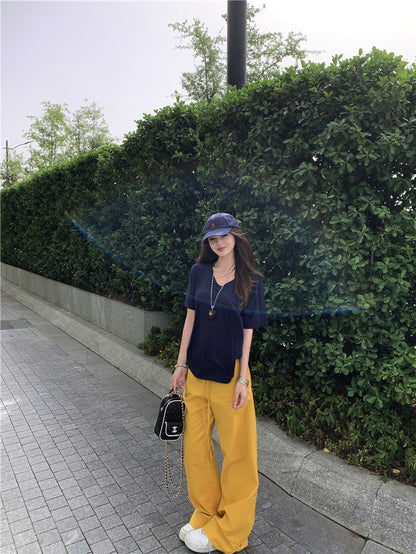 Jun. 休閒plus藏青色V領顯瘦上衣 黃色空氣薄棉休閒褲