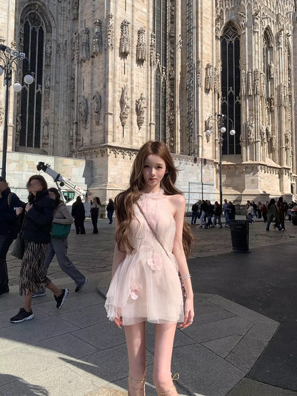 26May. 古典Rome女神壓褶花束立體感圓領連身裙 白杏/粉花