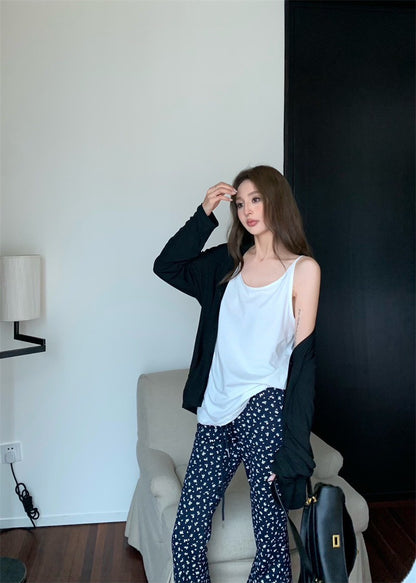 25Jul. 百搭王 休閒私服白色背心 碎花喇叭褲