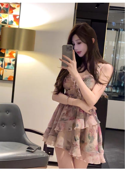 May. 花野仙子 法式收腰荷葉V領背心碎花裙