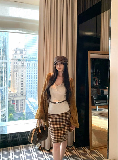 25Nov. 糯糯海馬毛理針織外套 復古針織背心/格紋半身裙