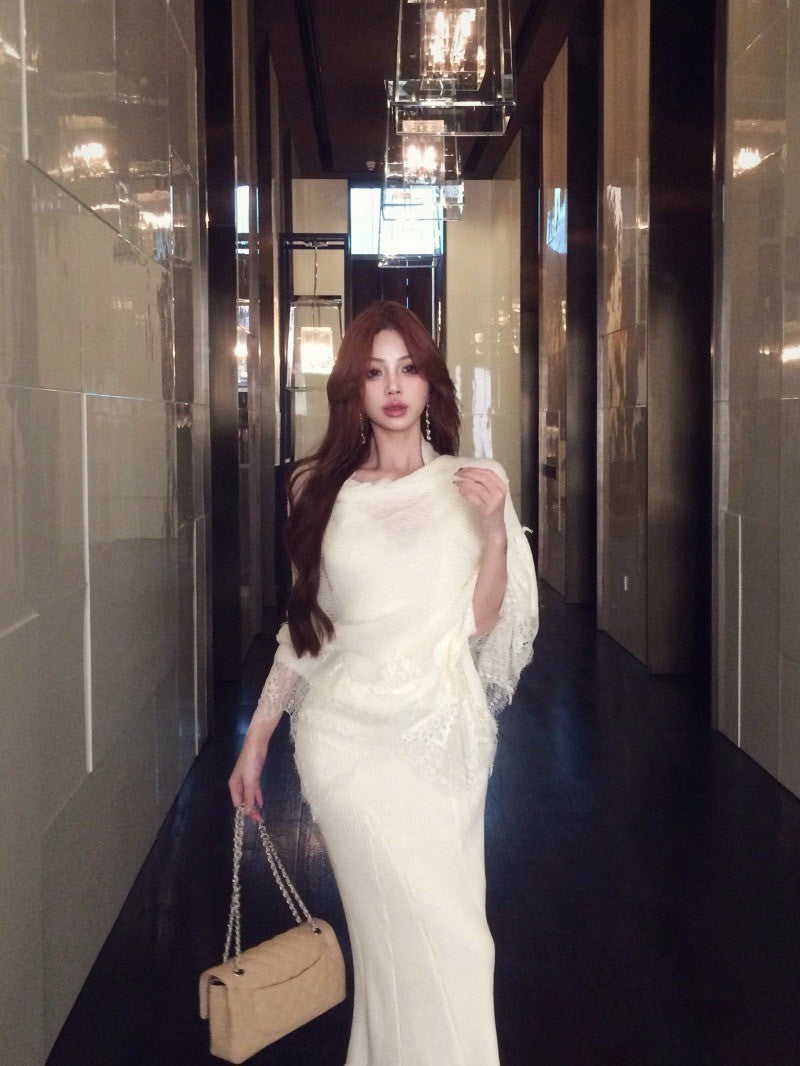 Mar. 氣質柔光 蕾絲海馬絨針織披肩 V領修身連身裙 杏