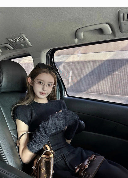 25Dec. 天菜女友嗲欲圓領直肩針織上衣（附手袖）白/黑