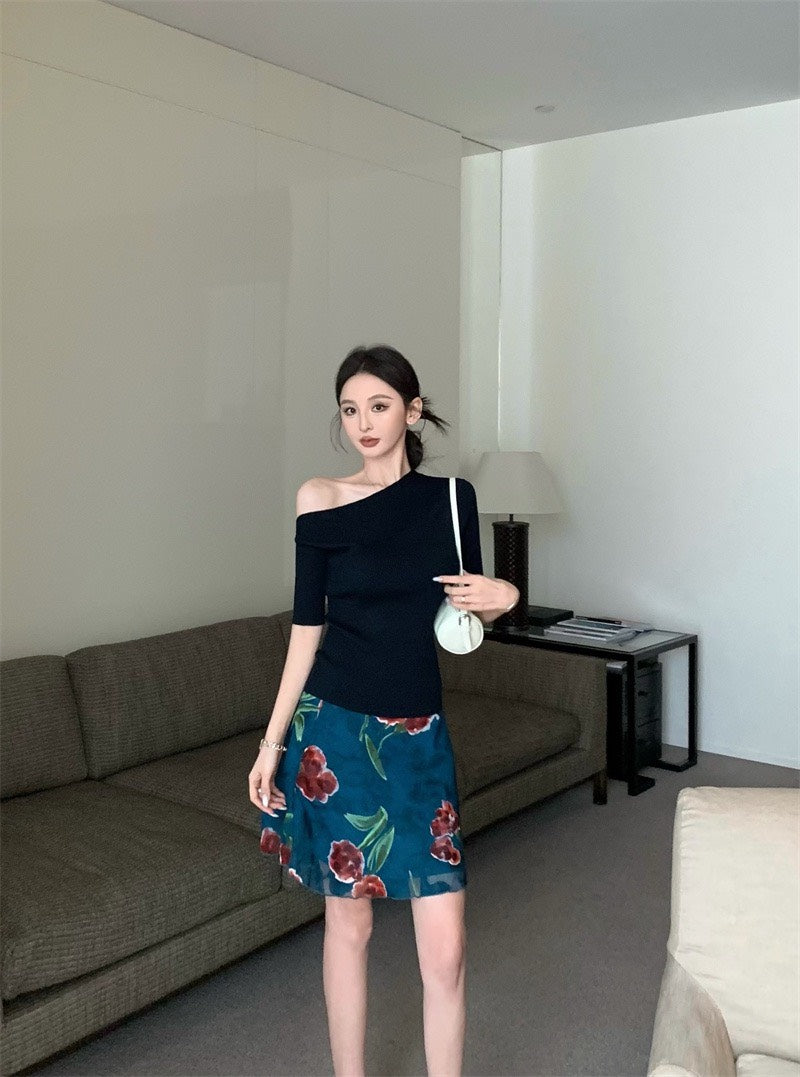 Jun. 半熟女伶 斜領修身針織上衣 藏藍 復古花網紗半身裙 藍