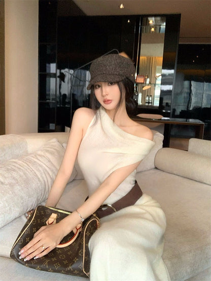 25Nov. 氣質出眾兩穿蘯領挖背針織半身裙套裝 白杏