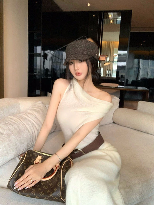 25Nov. 氣質出眾兩穿蘯領挖背針織半身裙套裝 白杏