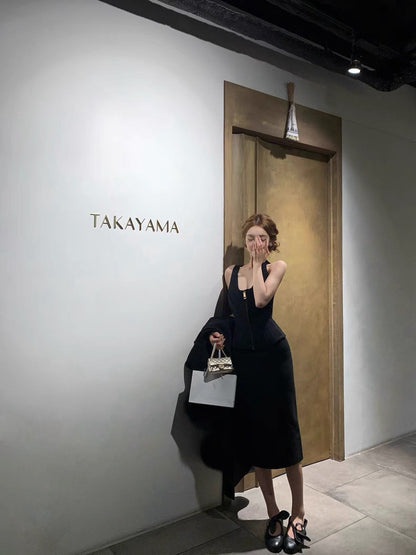 26Jan. 優雅lady溫柔酷颯兼具 舒適滿分金鍊針織背心/半身裙 黑