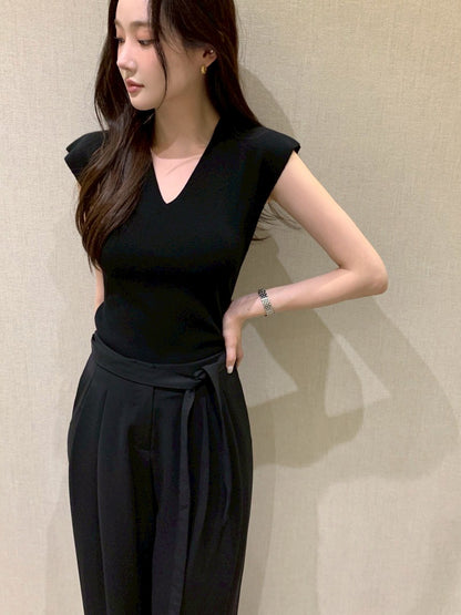 25Aug. 無修邊落肩V領針織上衣 米/黑