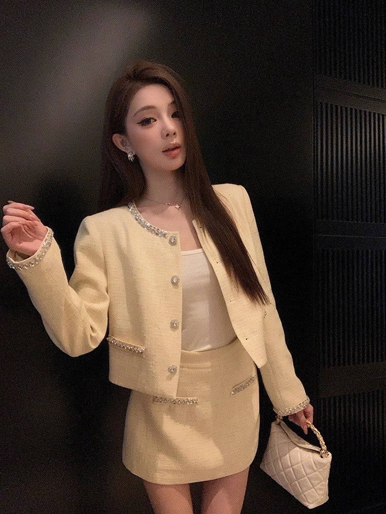 25Oct.質感鵝奶黃小香修身鑽袖套裝