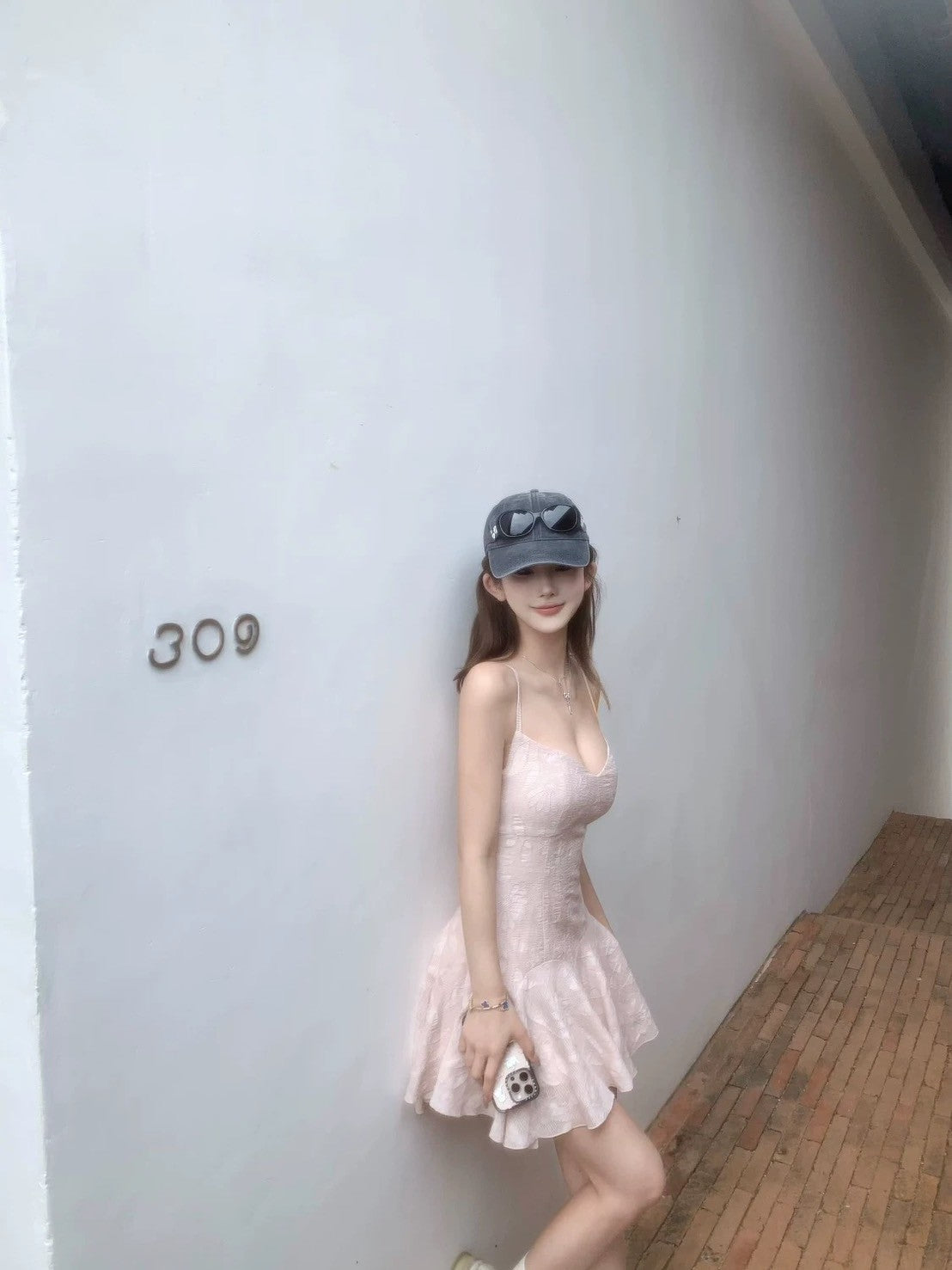 Apr. 少女甜心 肌理印花方V領修身收腰小短裙 黑/粉