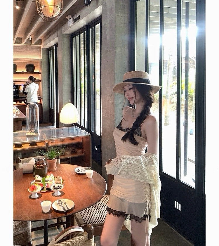 26Apr. 法式性感吊帶蕾絲拼接包臀裙 杏黑