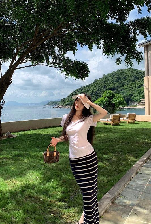 25Aug. 隨性出門簡約白色短袖上衣 條紋半身長裙