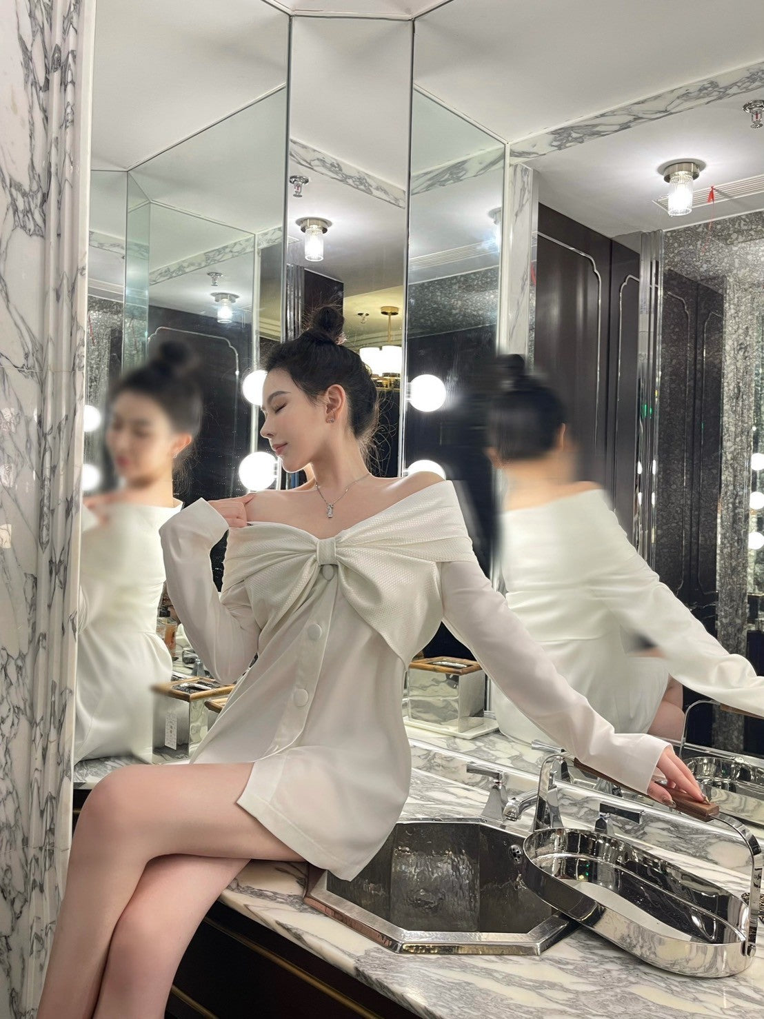 Mar. 絕美宴會 蝴蝶結一字領排扣兩穿上衣 杏