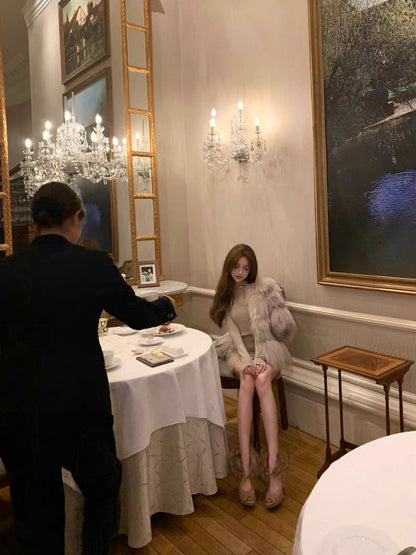 26Jan. 中古水滴縷空小翻領針織上衣 白/藏青/卡其