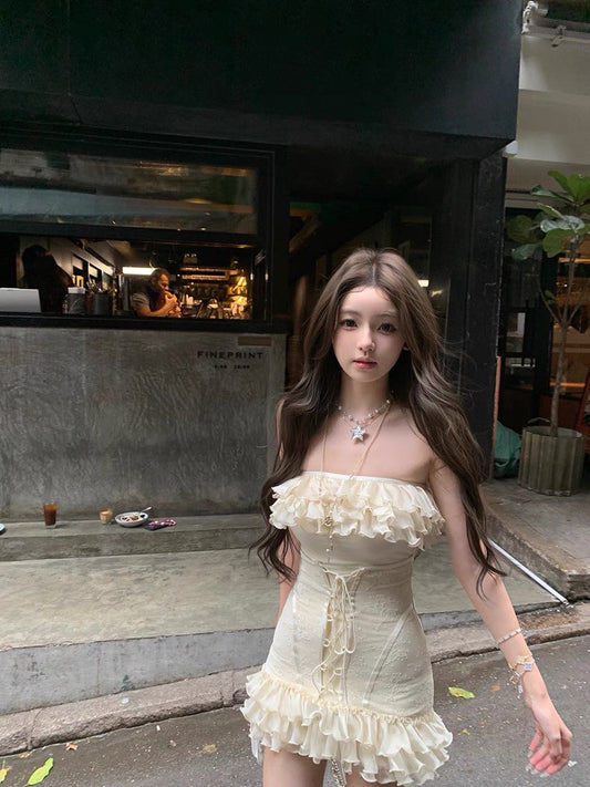 Jun. 中古世紀氣質繡花魚骨馬甲荷葉抹胸綁帶連身裙 杏