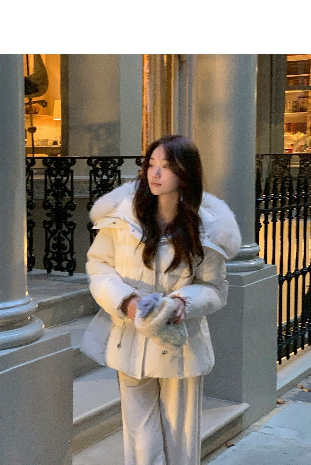 25Dec. 雪絨奶芙毛毛帽收腰羽絨外套 白