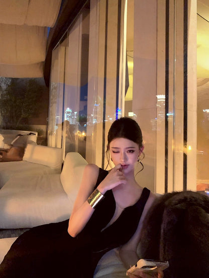 26Feb. 人生系列 分割設計感絲絨玫瑰V背連身裙