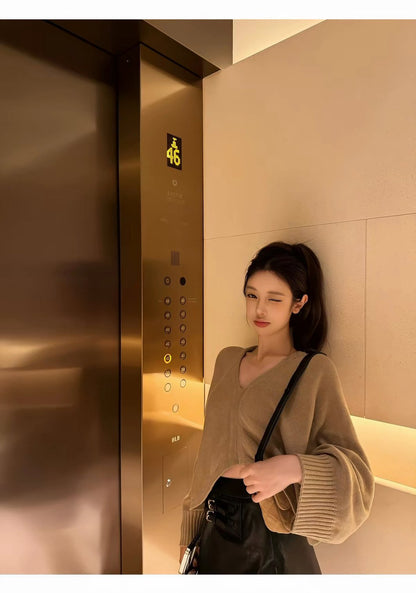 26Oct. 慵懶老錢 落肩設計感鈕扣袖毛衣 白/卡其/黑