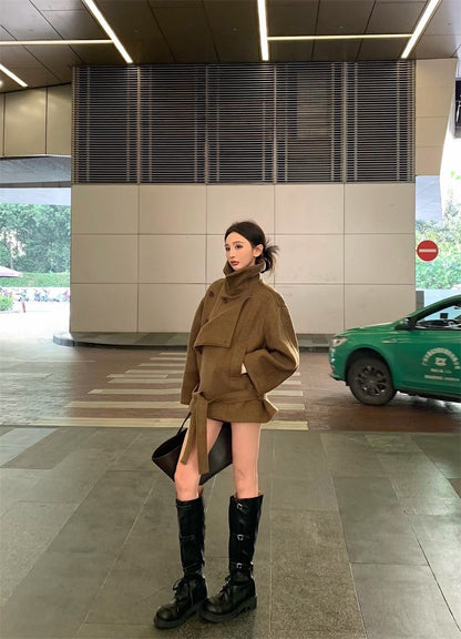 Feb. 時髦復古精 高級英倫剪裁厚磅立領外套