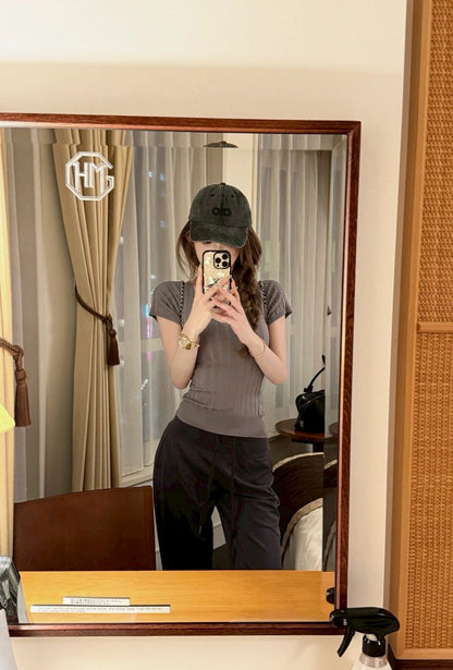 Jun. 極簡自在V領豎坑修身針織上衣 灰色