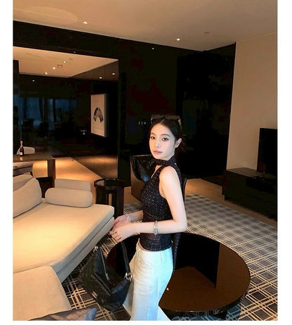 25Aug. 疊影織夢帶胸墊繞頸波點背心 黑