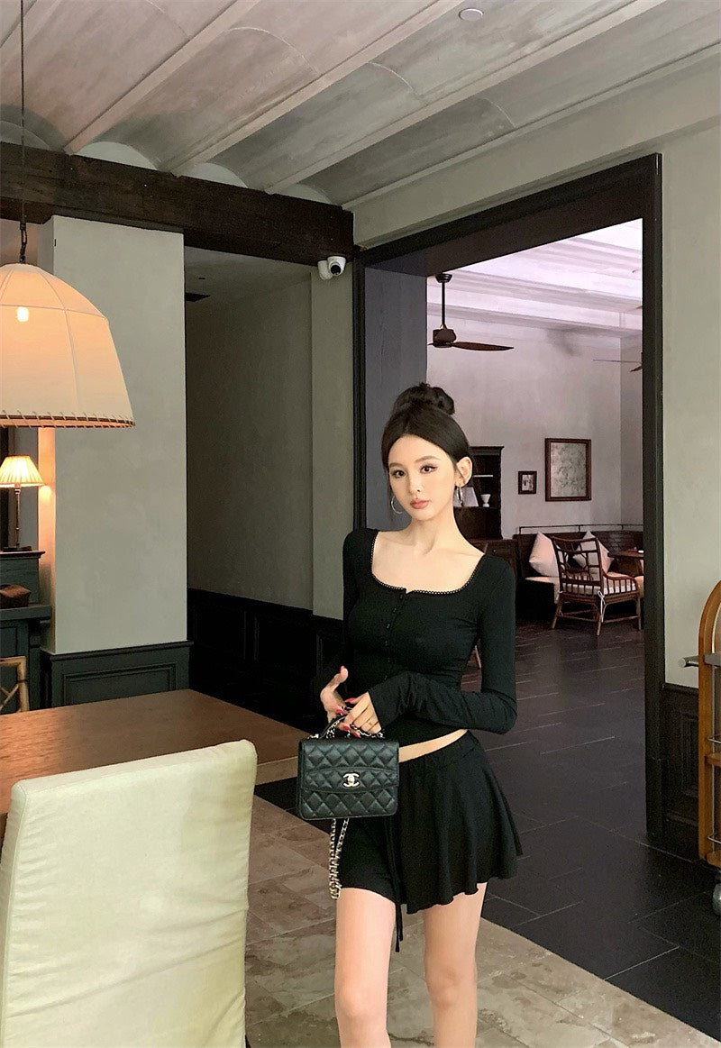 25Nov. 甜氧韓女俏皮方領排扣上衣蓬蓬短裙套裝 黑