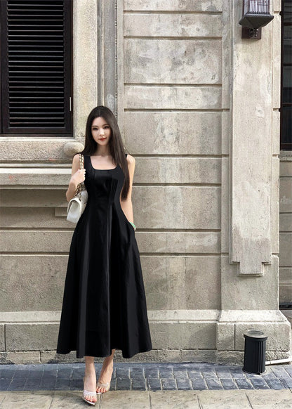 26Apr. 簡約棉紡立裁U領收腰連身裙 白/黑