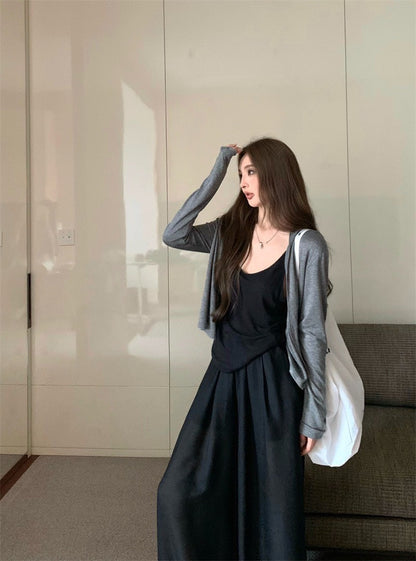 Jun. 美式慵懶遛彎三件 灰色開衫 白/黑背心 黑色休閒褲