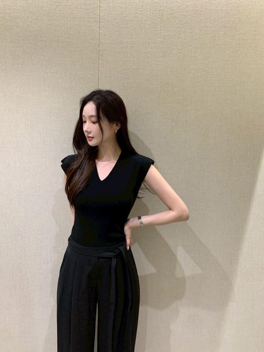 25Aug. 無修邊落肩V領針織上衣 米/黑