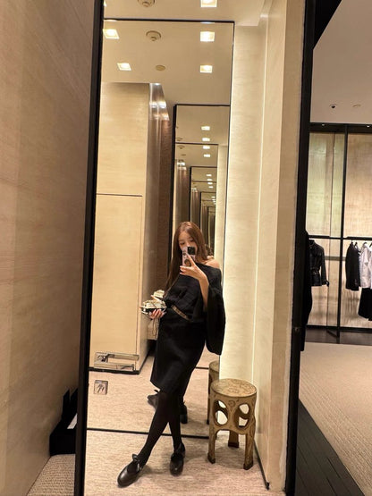 26Jan. 溫柔粗支口袋鈎邊針織半身裙 白/黑