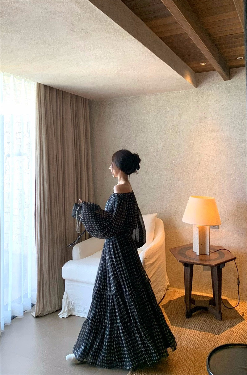 25Nov. ❤️心波點wings公主復古泡泡一字領半身裙套裝 白/黑