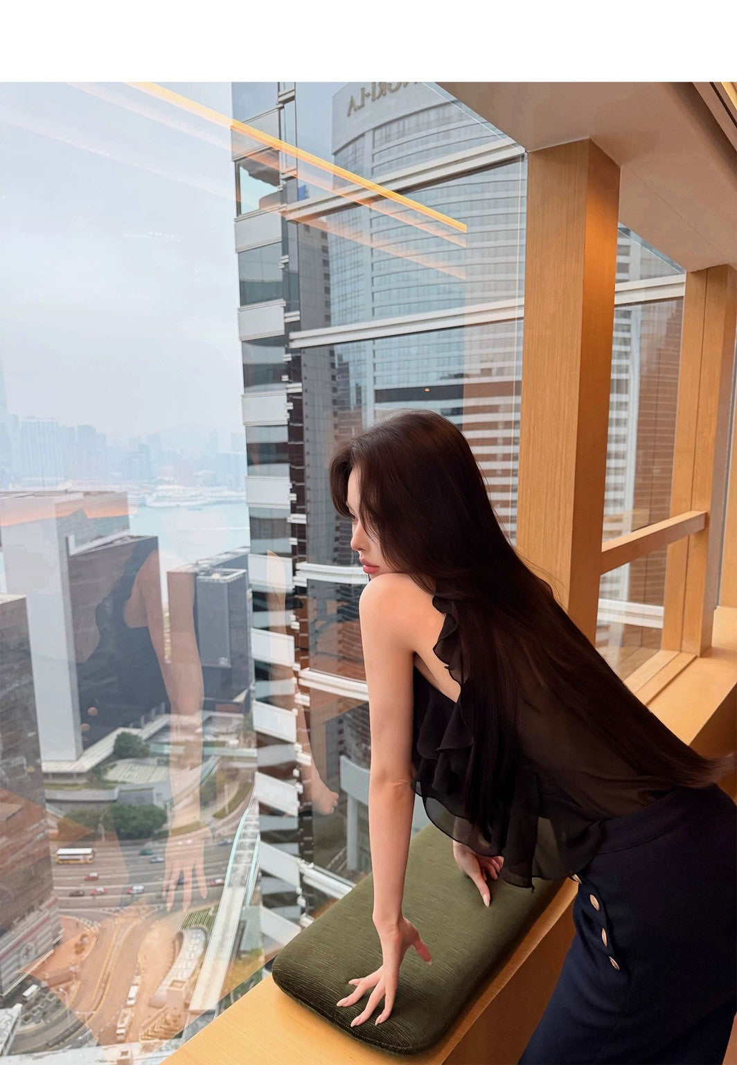 26May. 主推氣質私服  飄飄透視感荷葉背心 黑