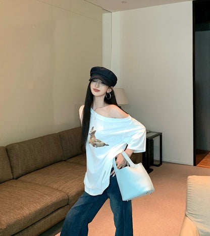 Jun. 哈嚕柯基修勾慵懶斜肩寬鬆上衣 白