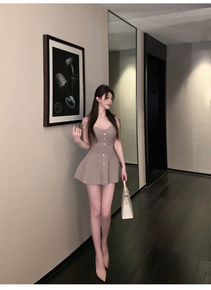 Mar. 溫雅千金 奶藕灰氣質抹胸收腰花瓣連身裙