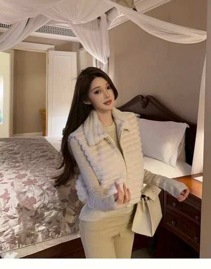 25Dec. 燕麥奶圓領修身好版型針織上衣