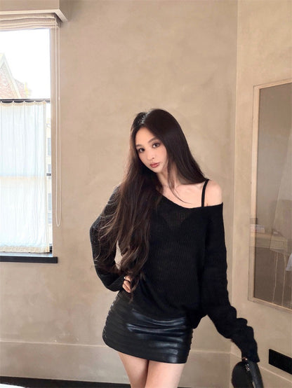 26Jun. 霧感美女慵懶透視針織上衣/風琴辣妹皮短裙 黑色系