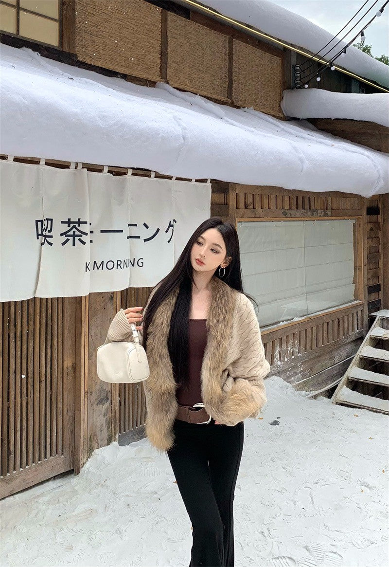 25Dec. 貴女Alpha蝙蝠袖毛毛外套 帶胸墊U領上衣 暖色調