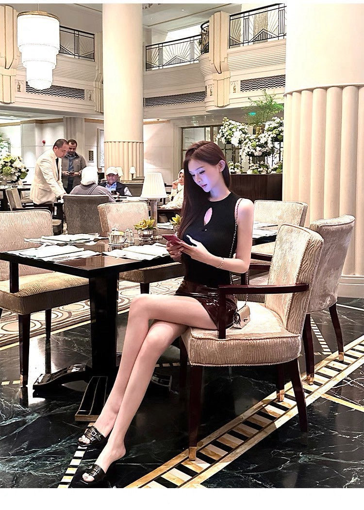 25Jul. 純欲靶心 修身縷空性感針織背心 黑