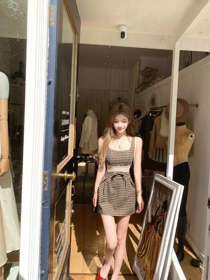 Jun. 復古畫報 格紋方領蕾絲收腰小洋裝